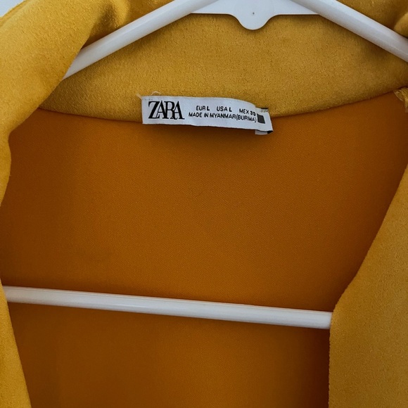 Bright Yellow Suede Jacket - Picture 2 of 6